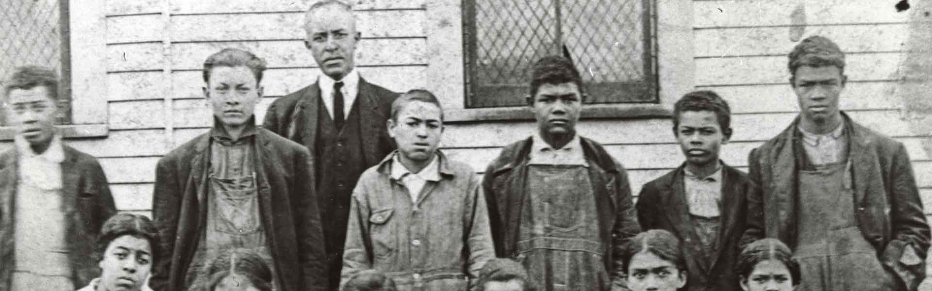 Teachers with students at Lyles Station circa 1910