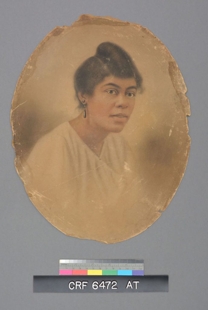 Elizabeth Riddle Pic Painting or Photograph? It might be both.